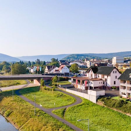 Hotel Straubs Schoene Aussicht クリンゲンベルク・アム・マイン エクステリア 写真