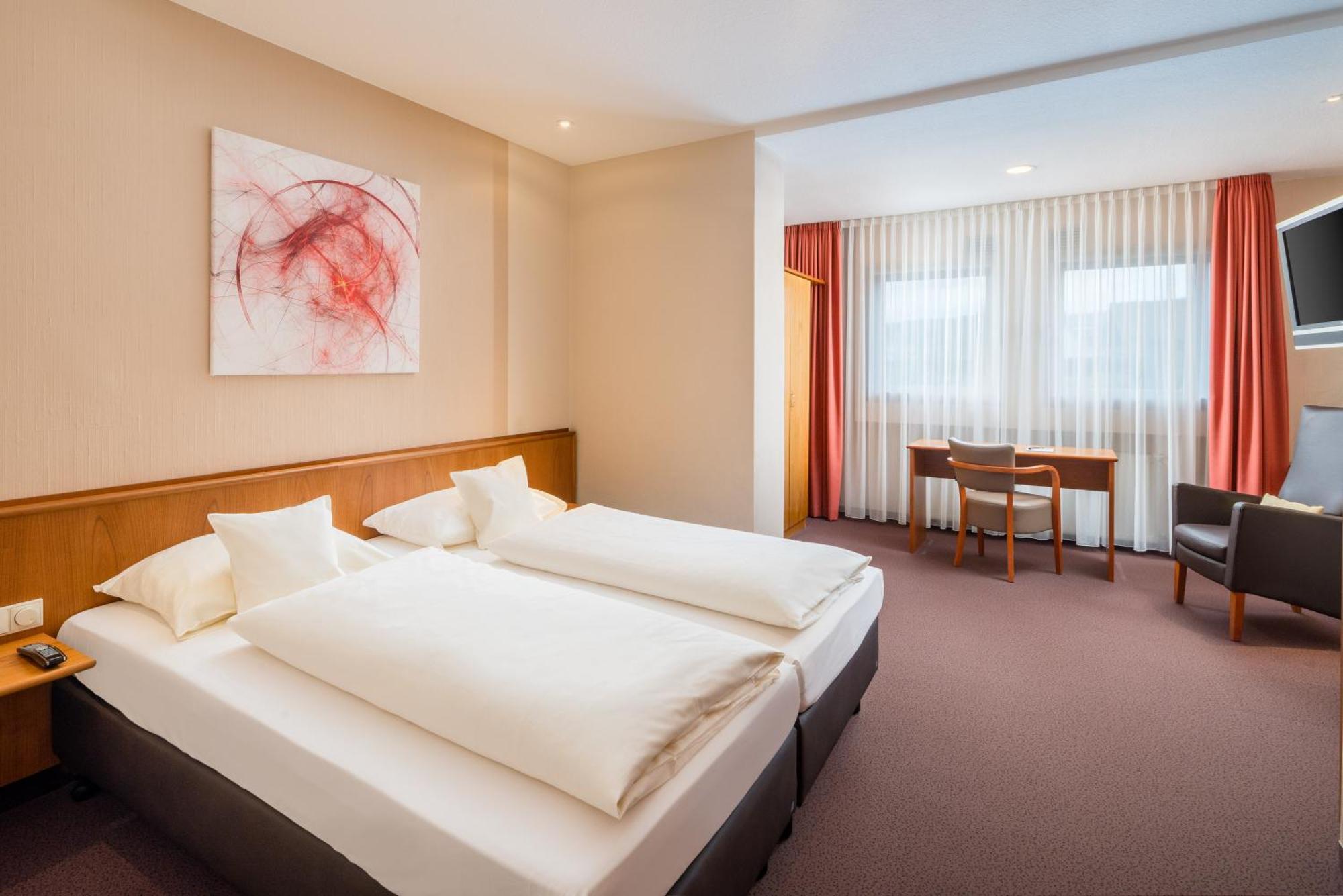 Hotel Straubs Schoene Aussicht クリンゲンベルク・アム・マイン エクステリア 写真