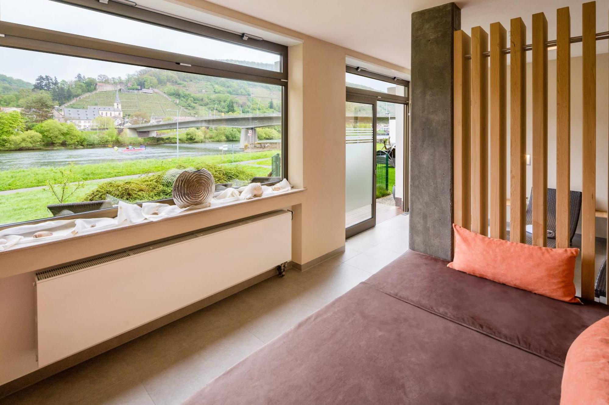 Hotel Straubs Schoene Aussicht クリンゲンベルク・アム・マイン エクステリア 写真