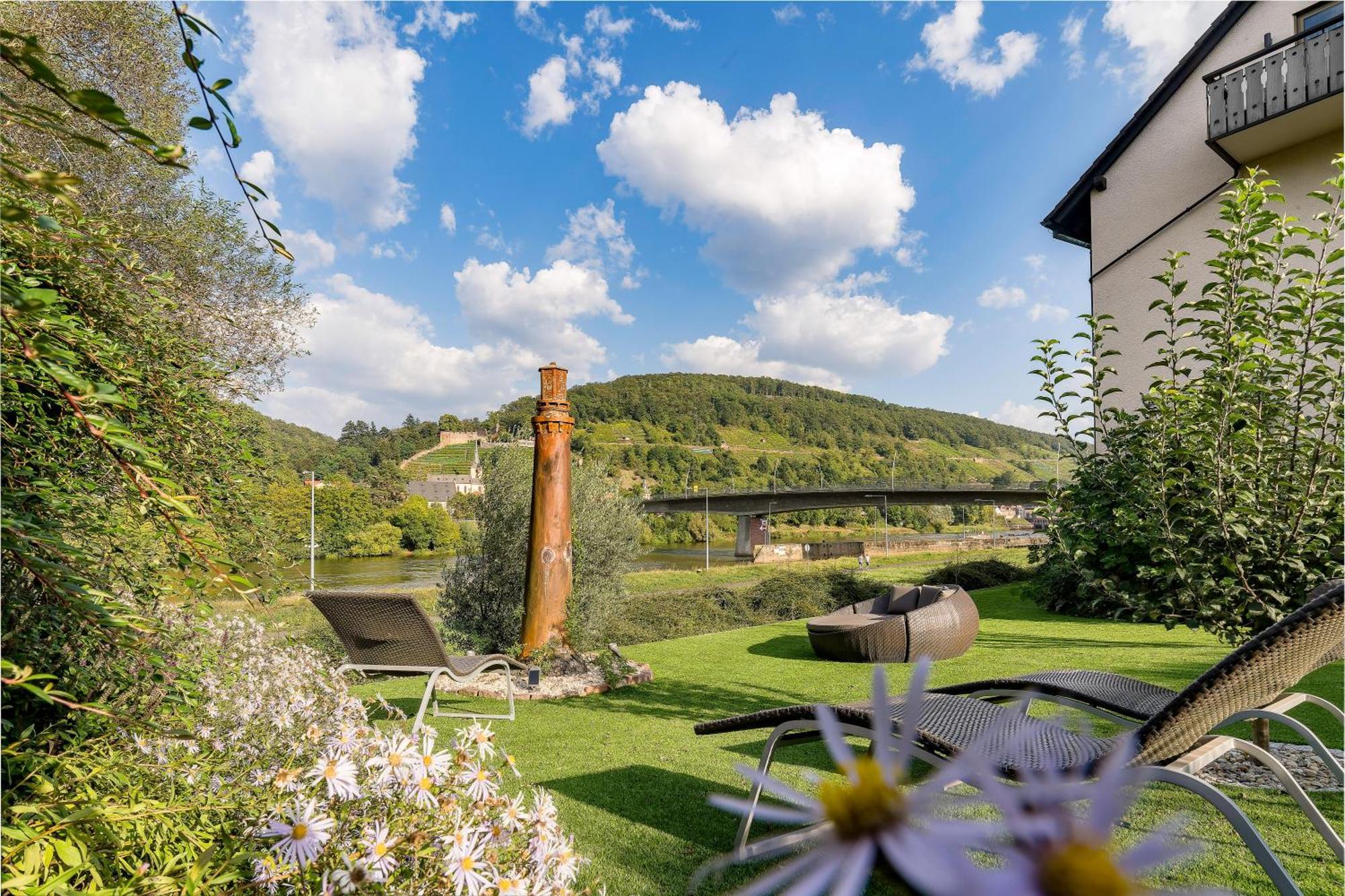 Hotel Straubs Schoene Aussicht クリンゲンベルク・アム・マイン エクステリア 写真